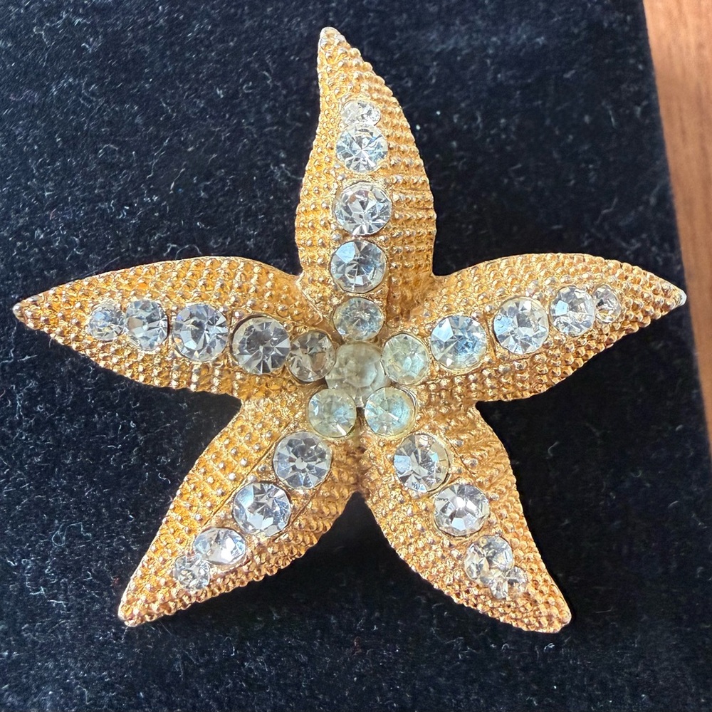VTG House Of Schrager Gold Tone Rhinestone Starfish Brooch Pin Clear Ocean